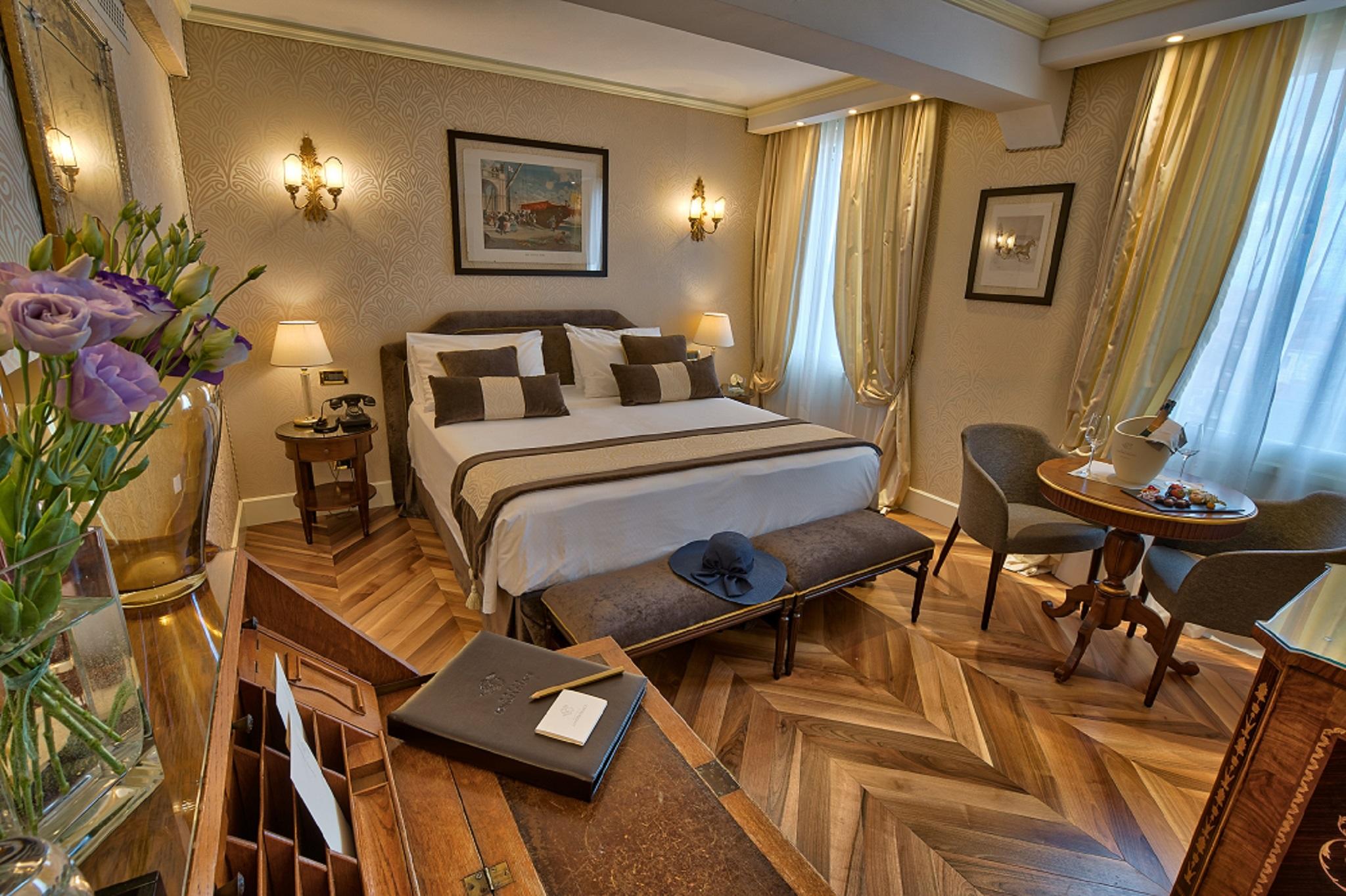 Londra Palace Venezia Esterno foto