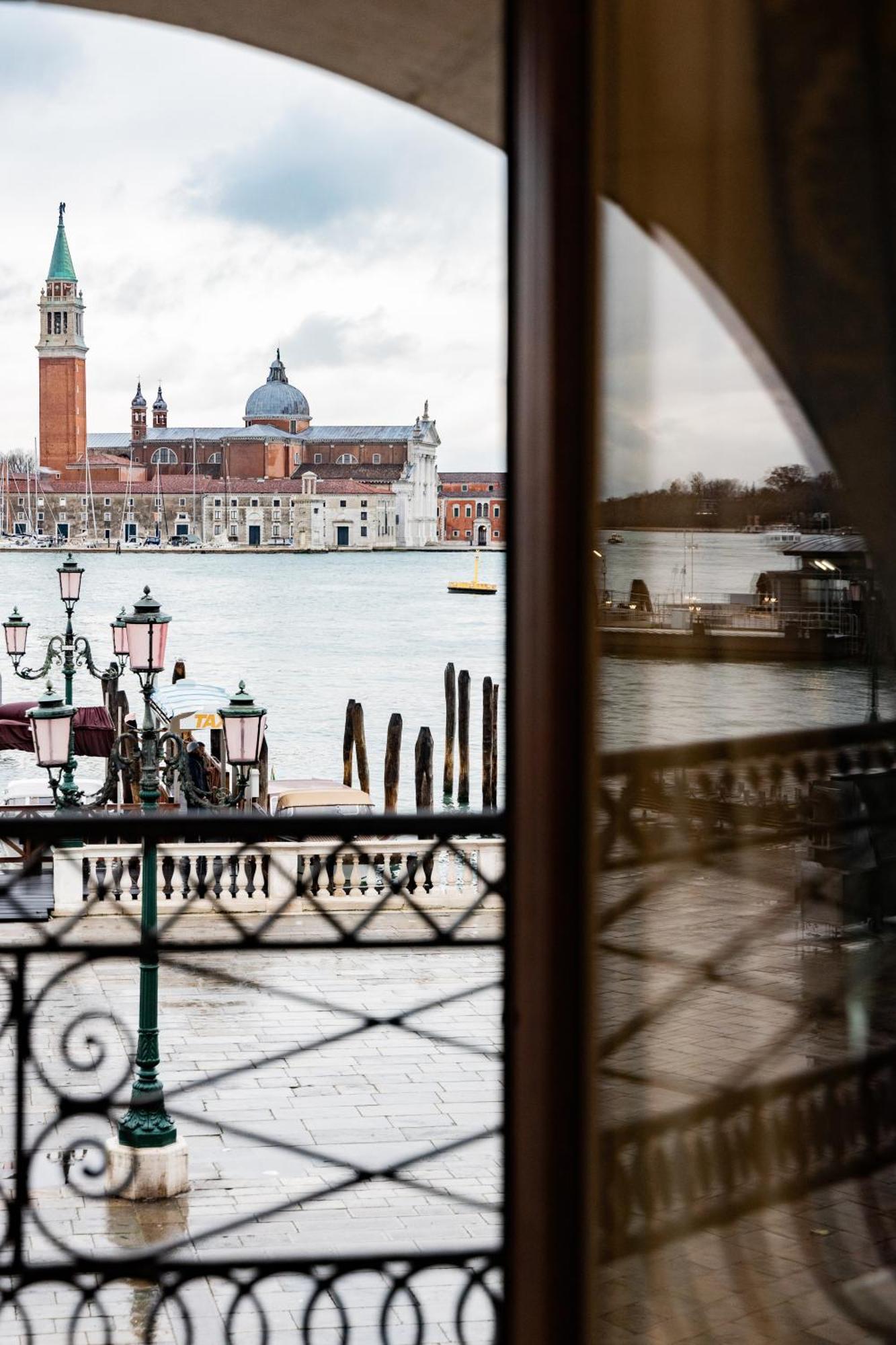 Londra Palace Venezia Esterno foto
