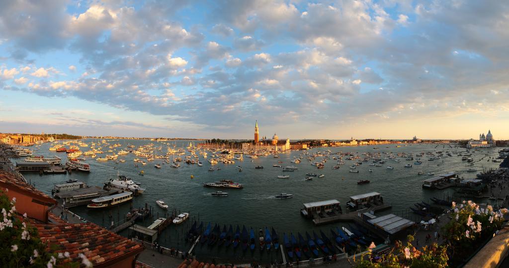 Londra Palace Venezia Esterno foto